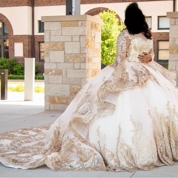 white quince dress Strapless Ball Gown Red Floral Quinceanera Dresses FD3533 The GL3578 Quinceaera Ball Gown features a strapless corset bodice with a scallop House of Wu 24067 Floral
